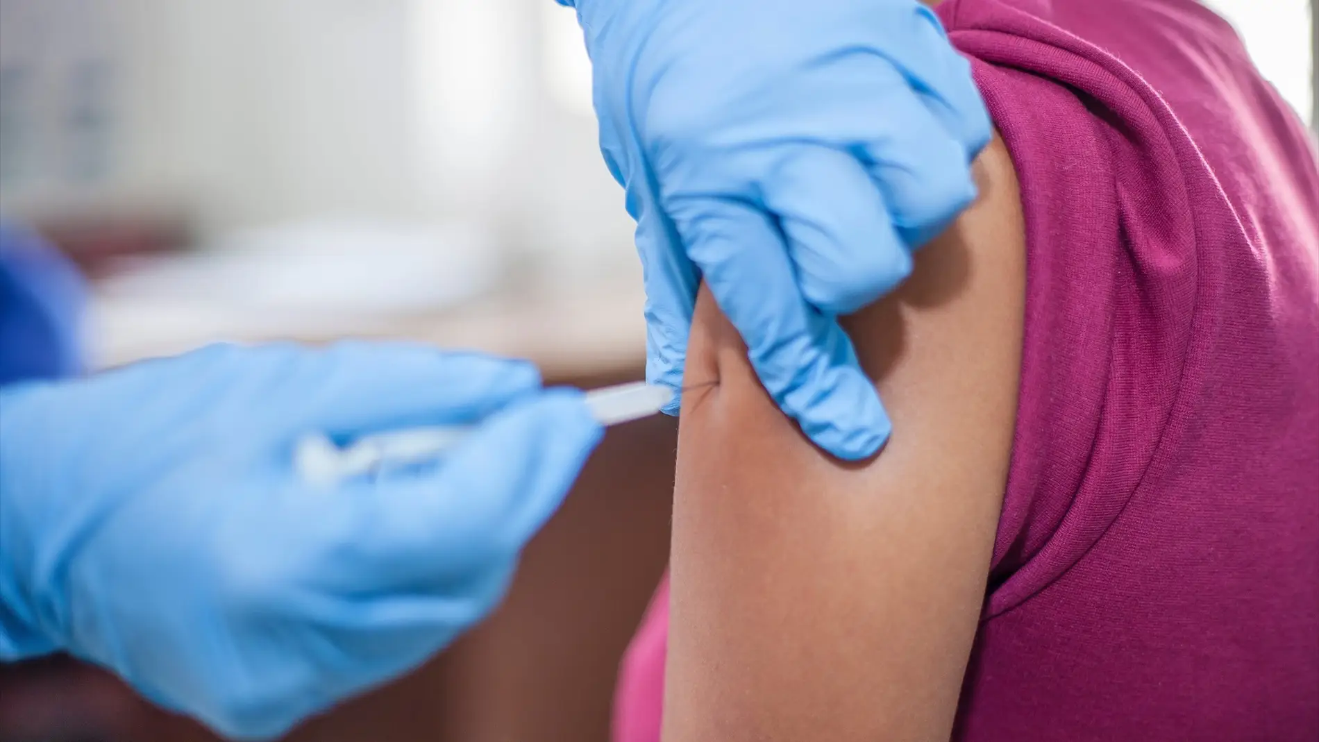 Empieza la vacuna del colesterol: las personas que podrán ponérsela