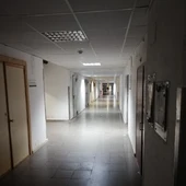 Pasillo de una de las plantas del Hospital Perpetuo Socorro Pasillo de una de las plantas del Hospital Perpetuo Socorro