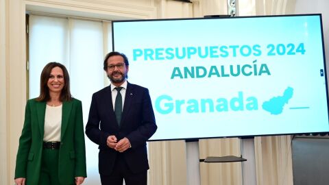 Roc&iacute;o D&iacute;az, consejera de Fomento y Antonio Granados, delegado del Gobierno de la Junta en Granada