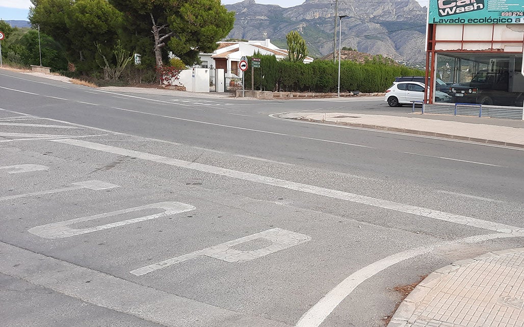 Altea insta a Diputación a que acelere la ejecución de la rotonda de la Peugeot Altea insta a Diputación a que acelere la ejecución de la rotonda de la Peugeot