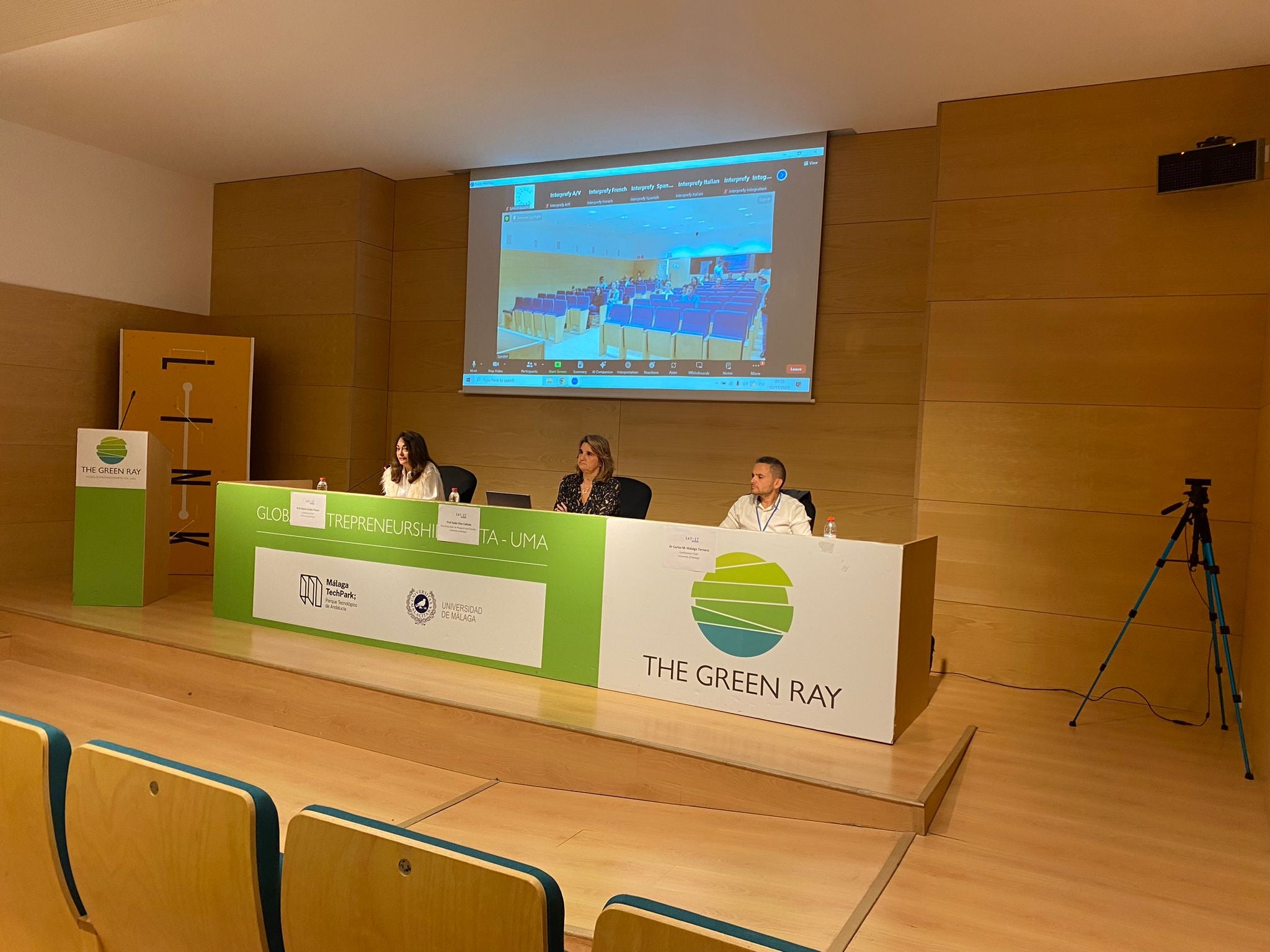 El congreso internacional ‘Say it Again’, organizado por la Universidad de Málaga, reúne a los mayores especialistas en tecnologías de la interpretación El congreso internacional ‘Say it Again’, organizado por la Universidad de Málaga, reúne a los mayores especialistas en tecnologías de la interpretación
