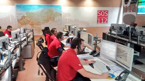 Los profesionales del 112 Cantabria gestionaron cientos de llamadas desde la sala de control del SEMCA Los profesionales del 112 Cantabria gestionaron cientos de llamadas desde la sala de control del SEMCA