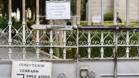 Reabren el cementerio, los centros del IMD y la Feria del Libro al acabar el aviso por vientos Reabren el cementerio, los centros del IMD y la Feria del Libro al acabar el aviso por vientos