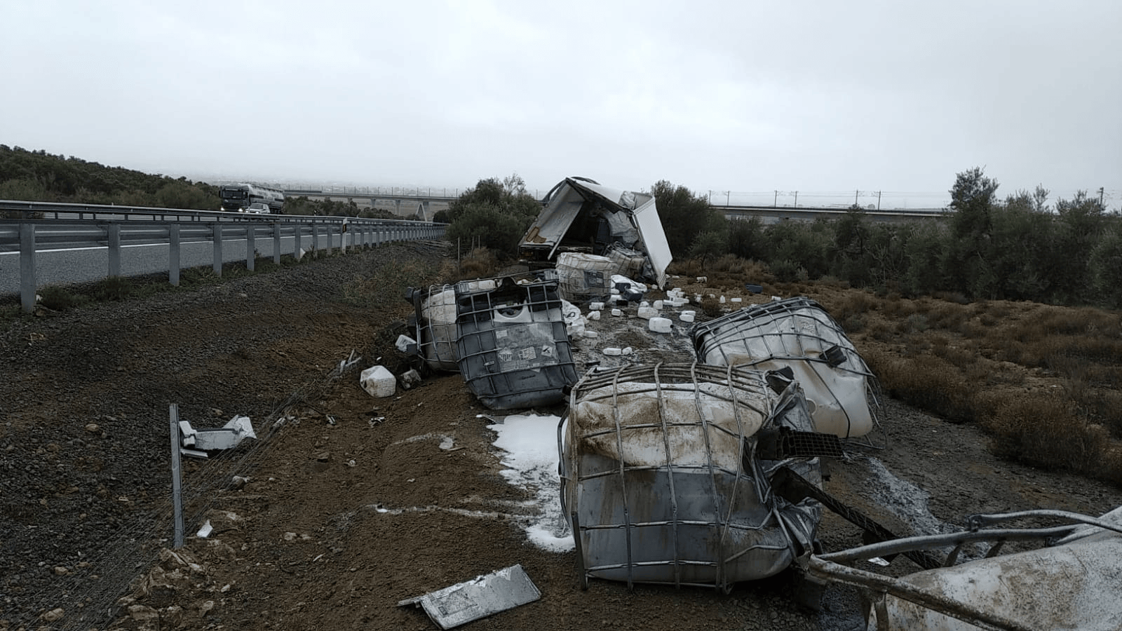 Accidente en Antequera en la A-92 a la altura del km 155 Accidente en Antequera en la A-92 a la altura del km 155