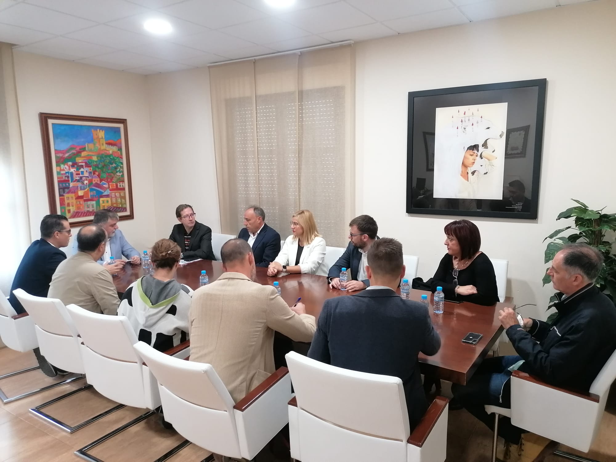 Ocho municipios de las comarcas del Medio y Alto Vinalopó suman fuerzas para acceder a fondos Feder y otras ayudas Ocho municipios de las comarcas del Medio y Alto Vinalopó suman fuerzas para acceder a fondos Feder y otras ayudas