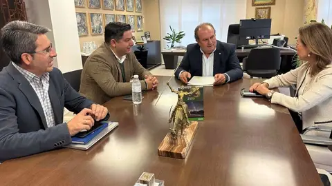 Caja Rural de Extremadura y Cruz Roja renuevan su programa para mejorar la inserción de jóvenes y personas vulnerables Caja Rural de Extremadura y Cruz Roja renuevan su programa para mejorar la inserción de jóvenes y personas vulnerables