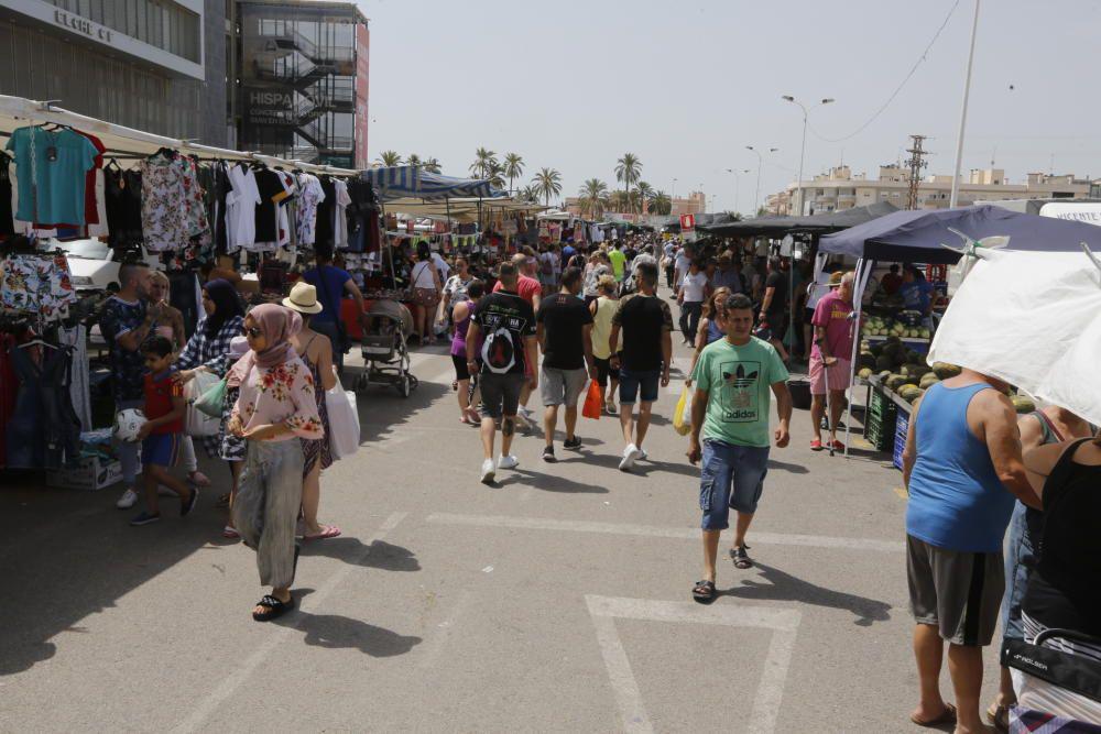 El mercadillo del estadio Martínez Valero reabre este domingo El mercadillo del estadio Martínez Valero reabre este domingo