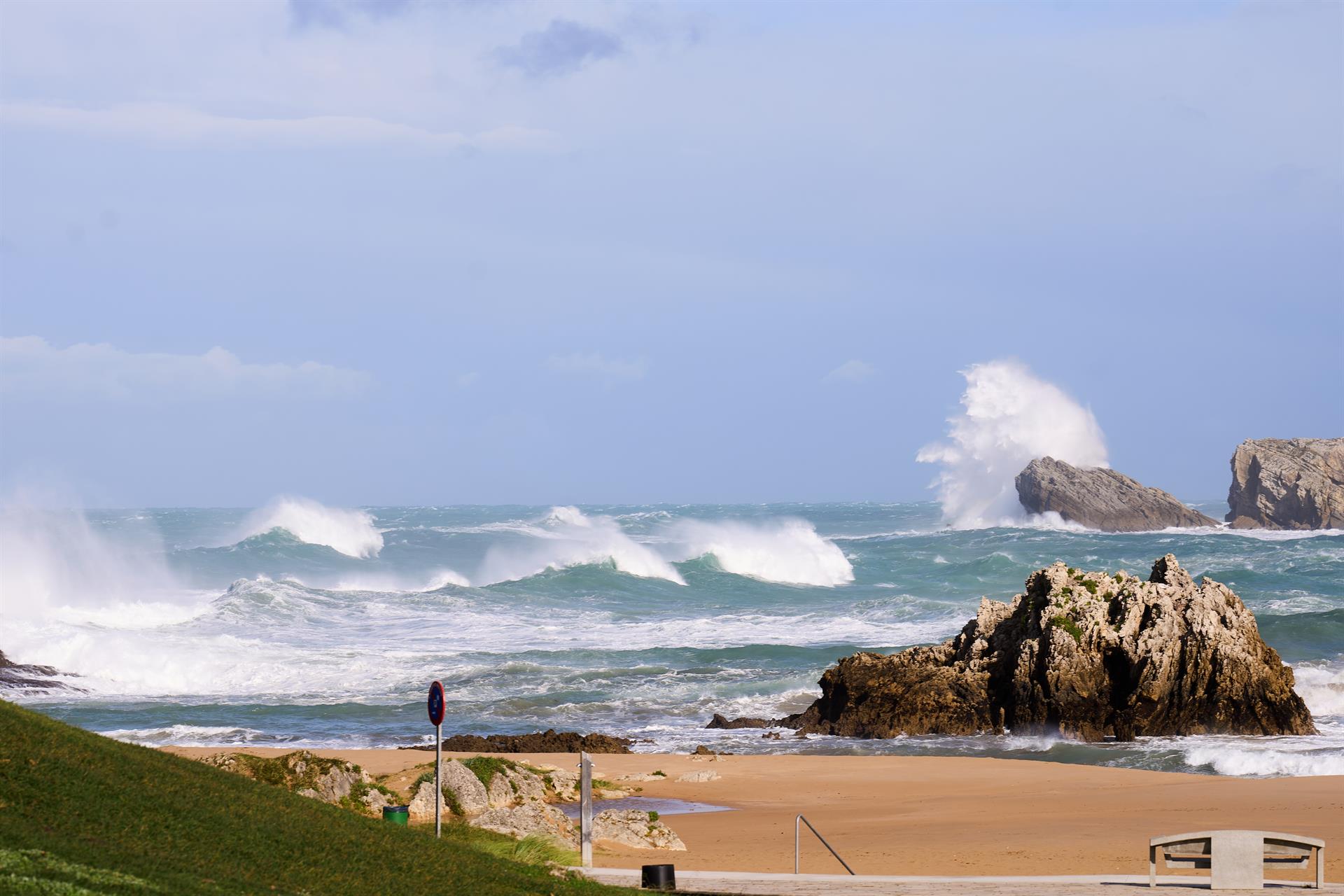 Cantabria está este viernes y la madrugada del sábado en aviso naranja por viento y oleaje Cantabria está este viernes y la madrugada del sábado en aviso naranja por viento y oleaje