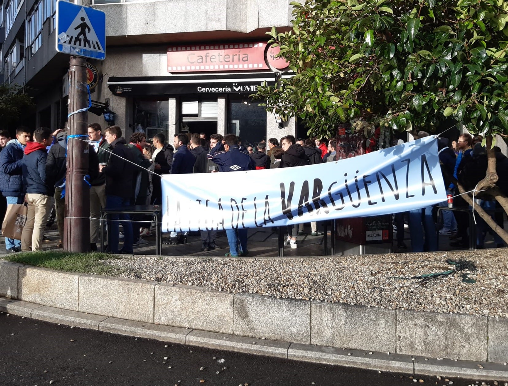 El Celta sigue quejándose de los arbitrajes y Soriano respalda a Idiákez tras el ridículo del Dépor en Irún El Celta sigue quejándose de los arbitrajes y Soriano respalda a Idiákez tras el ridículo del Dépor en Irún