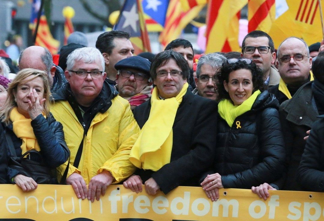 El juez imputa terrorismo a Puigdemont y llevará el caso Tsunami Democrátic al TJUE si hay amnistía El juez imputa terrorismo a Puigdemont y llevará el caso Tsunami Democrátic al TJUE si hay amnistía
