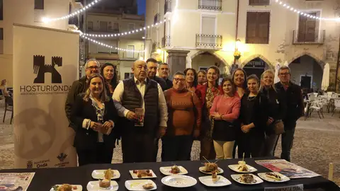 Hosturionda durante la presentación de la Ruta de la Tapa en la Font de Dins. Hosturionda durante la presentación de la Ruta de la Tapa en la Font de Dins.
