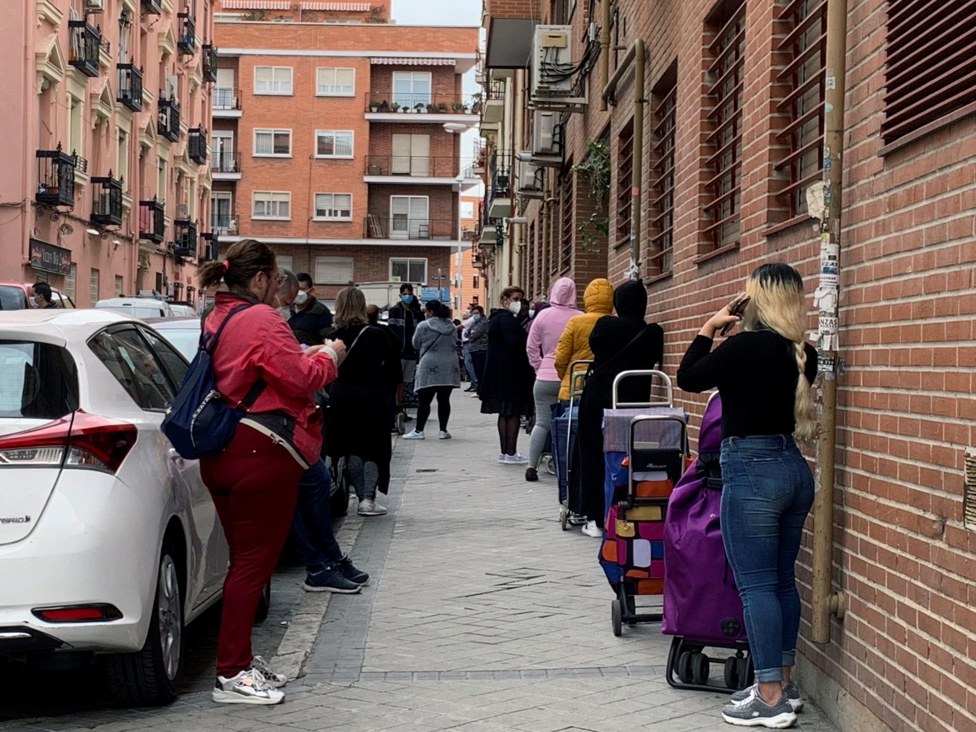 Tres millones de hogares se asfixian en la pobreza tras pagar la vivienda y las facturas básicas Tres millones de hogares se asfixian en la pobreza tras pagar la vivienda y las facturas básicas