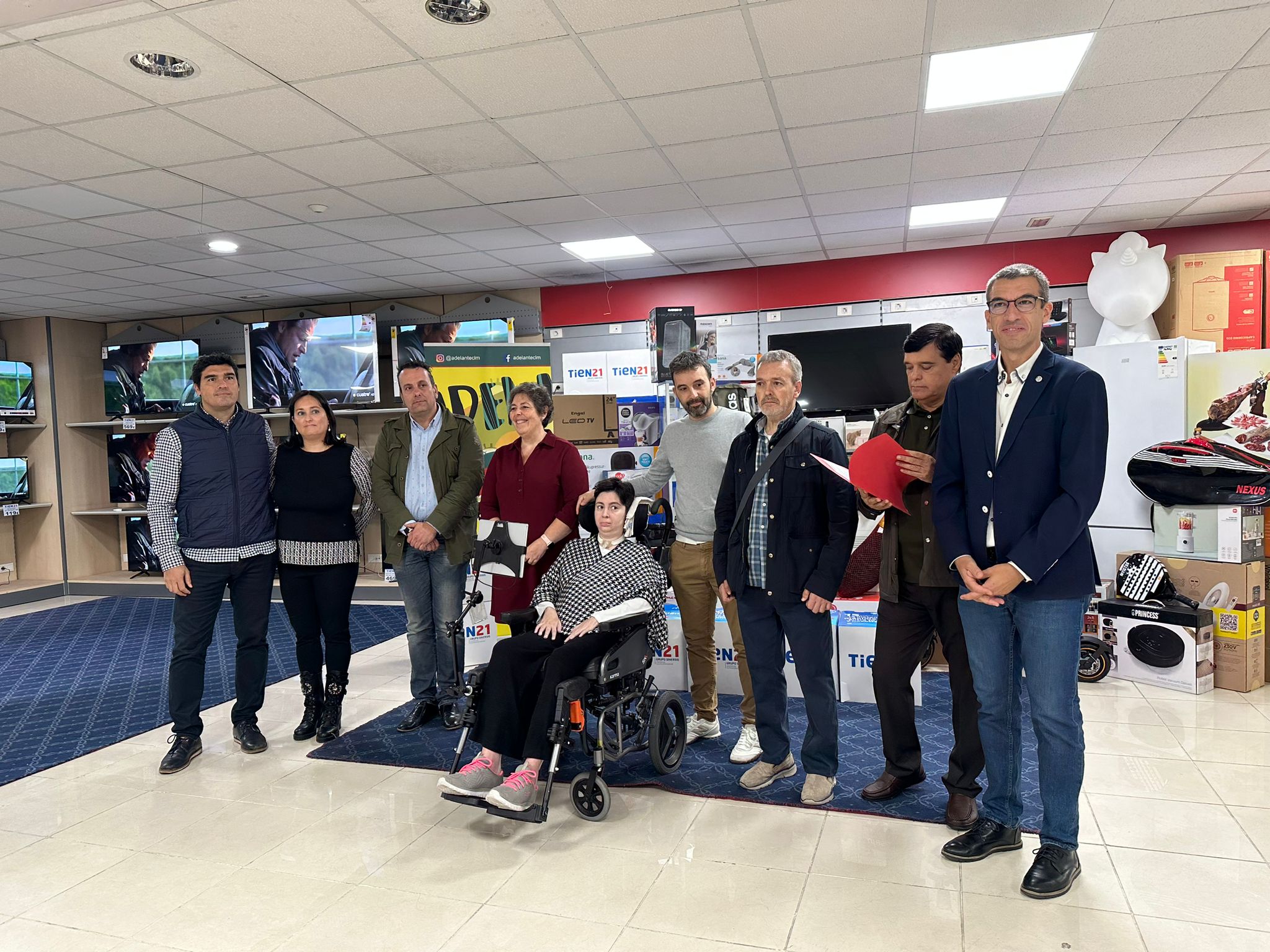 Apoya la lucha contra la ELA y participa en el sorteo de una cesta de 10.000 euros Apoya la lucha contra la ELA y participa en el sorteo de una cesta de 10.000 euros