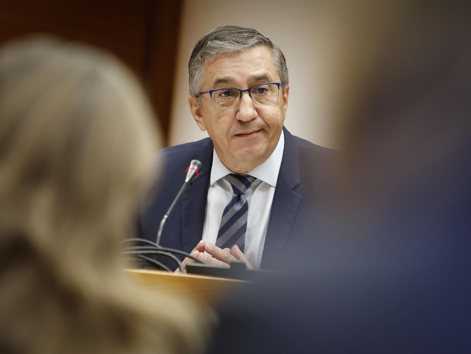 Rovira revisará obras escolares y acabará con "la educación centrada en la imposición del valenciano" Rovira revisará obras escolares y acabará con "la educación centrada en la imposición del valenciano"