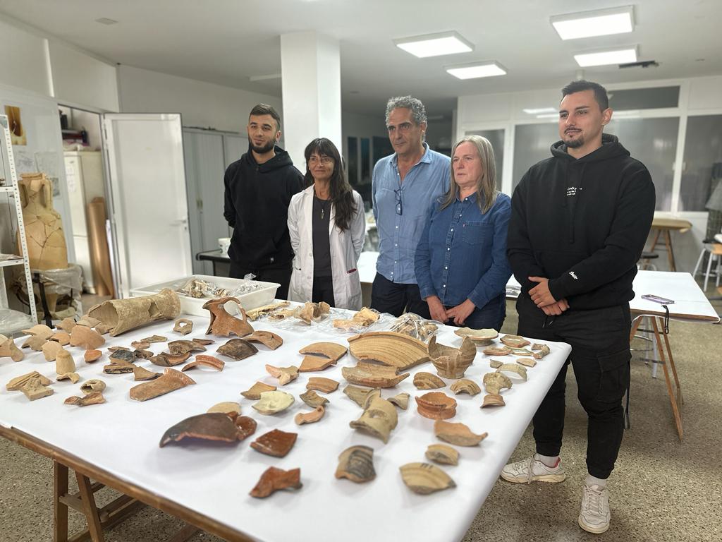 El Ayuntamiento de Ibiza presenta los trabajos de los estudiantes de sus becas de arqueología El Ayuntamiento de Ibiza presenta los trabajos de los estudiantes de sus becas de arqueología