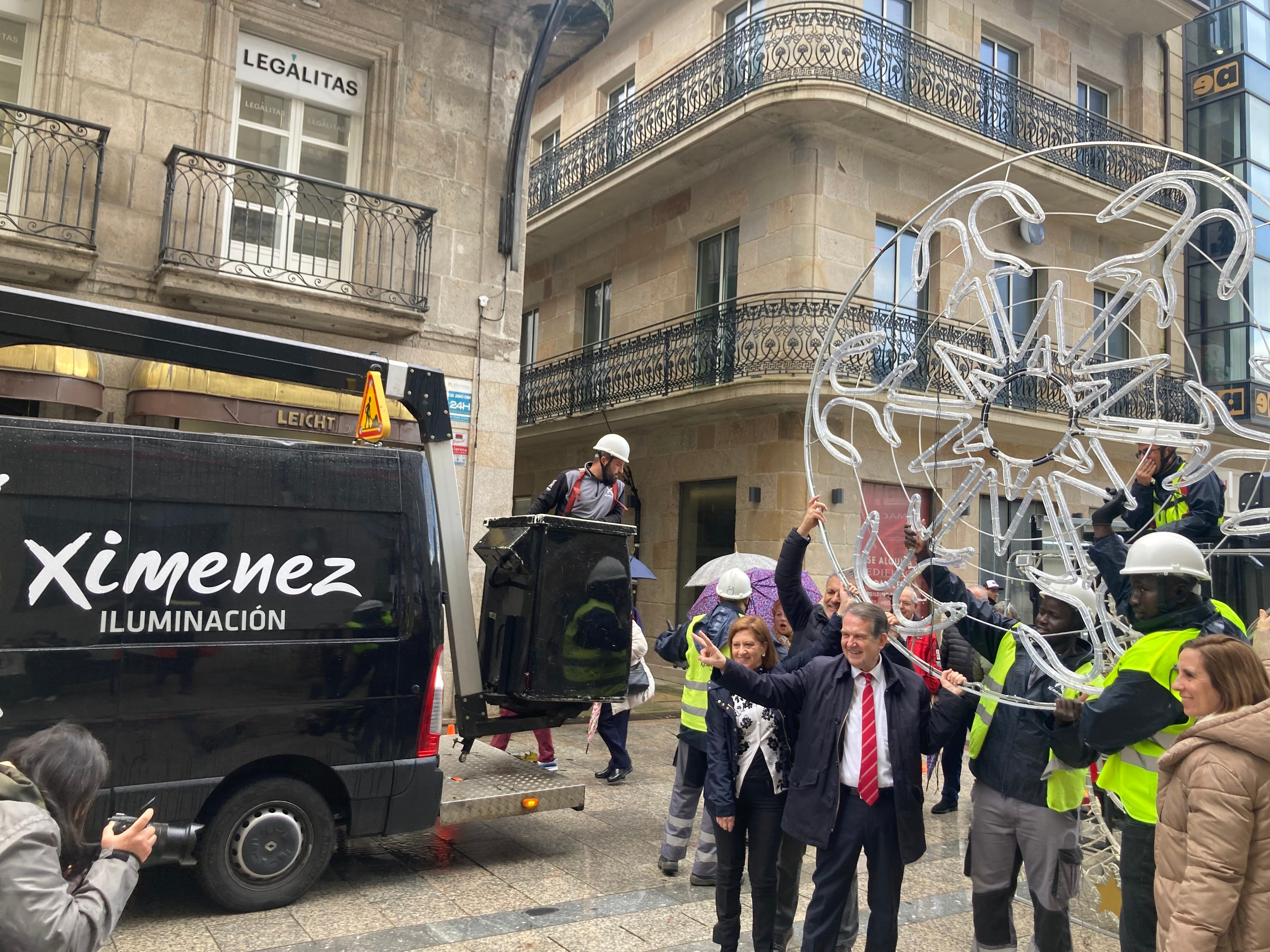 Vigo comienza la instalación de sus 13 millones y medio de luces led Vigo comienza la instalación de sus 13 millones y medio de luces led