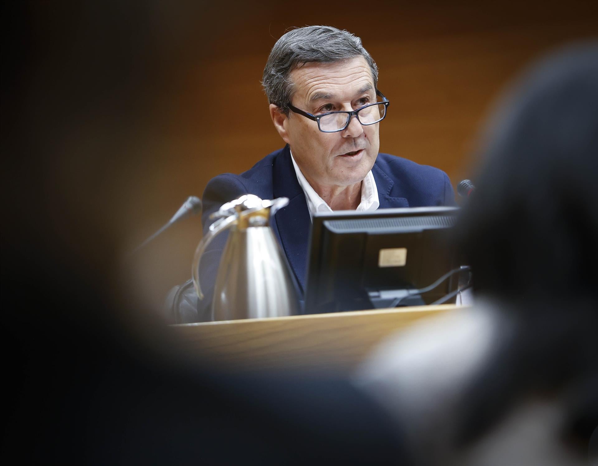 El ministro de Sanidad se compromete con el Conseller Marciano Gómez a mantener el MIR único para toda España El ministro de Sanidad se compromete con el Conseller Marciano Gómez a mantener el MIR único para toda España