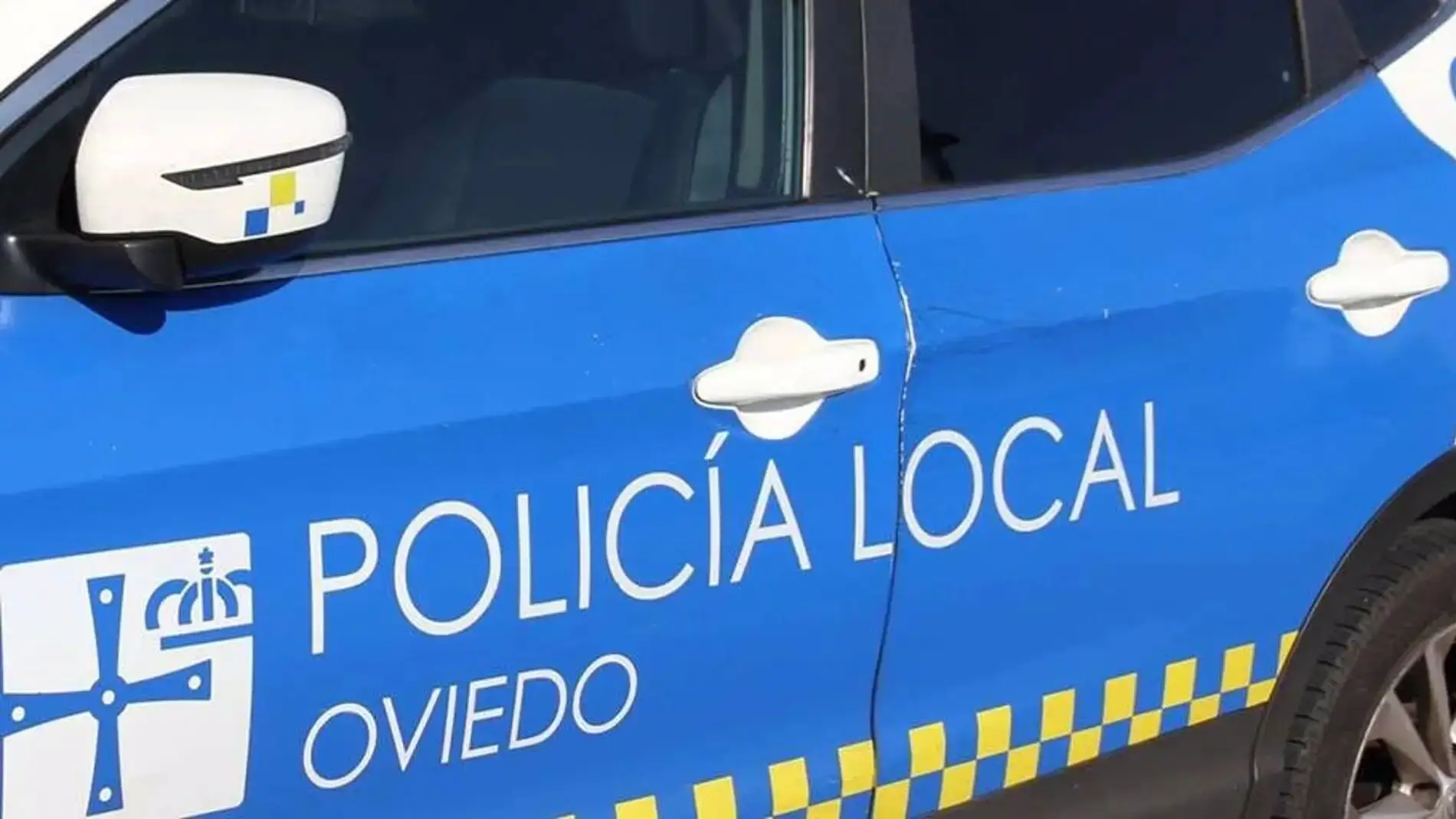 Vehículo de la Policía Local de Oviedo.