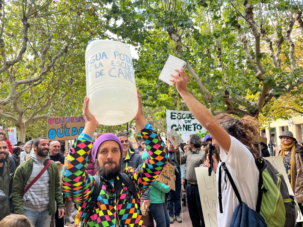 Las familias del municipio altoaragonés de Caneto agotarán todas las vías para mantener su escuela Las familias del municipio altoaragonés de Caneto agotarán todas las vías para mantener su escuela
