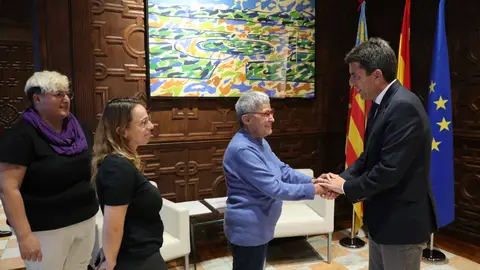 Mazón se reúne con las víctimas del tren de Bejís Mazón se reúne con las víctimas del tren de Bejís