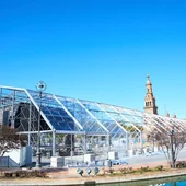 Carpa instalada en la Plaza de España para los conciertos previos a los Grammy Latinos Carpa instalada en la Plaza de España para los conciertos previos a los Grammy Latinos