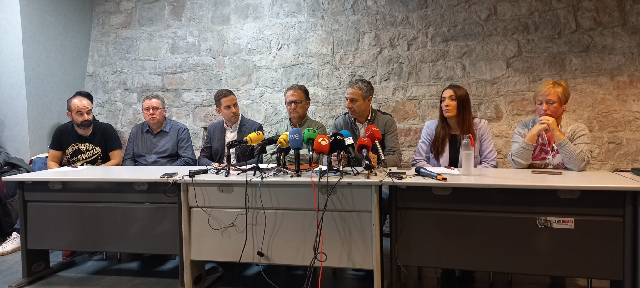 Los sindicatos de Renfe y Adif creen que "la ambición política ha pasado por encima de los derechos de los trabajadores" Los sindicatos de Renfe y Adif creen que "la ambición política ha pasado por encima de los derechos de los trabajadores"