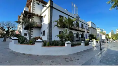 Fachada del Ayuntamiento de Los Llanos de Aridane Fachada del Ayuntamiento de Los Llanos de Aridane