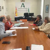 Reunión entre la delegación de la Consejería de ducación y represemtantesde la FLAMPA de Jerez Reunión entre la delegación de la Consejería de ducación y represemtantesde la FLAMPA de Jerez