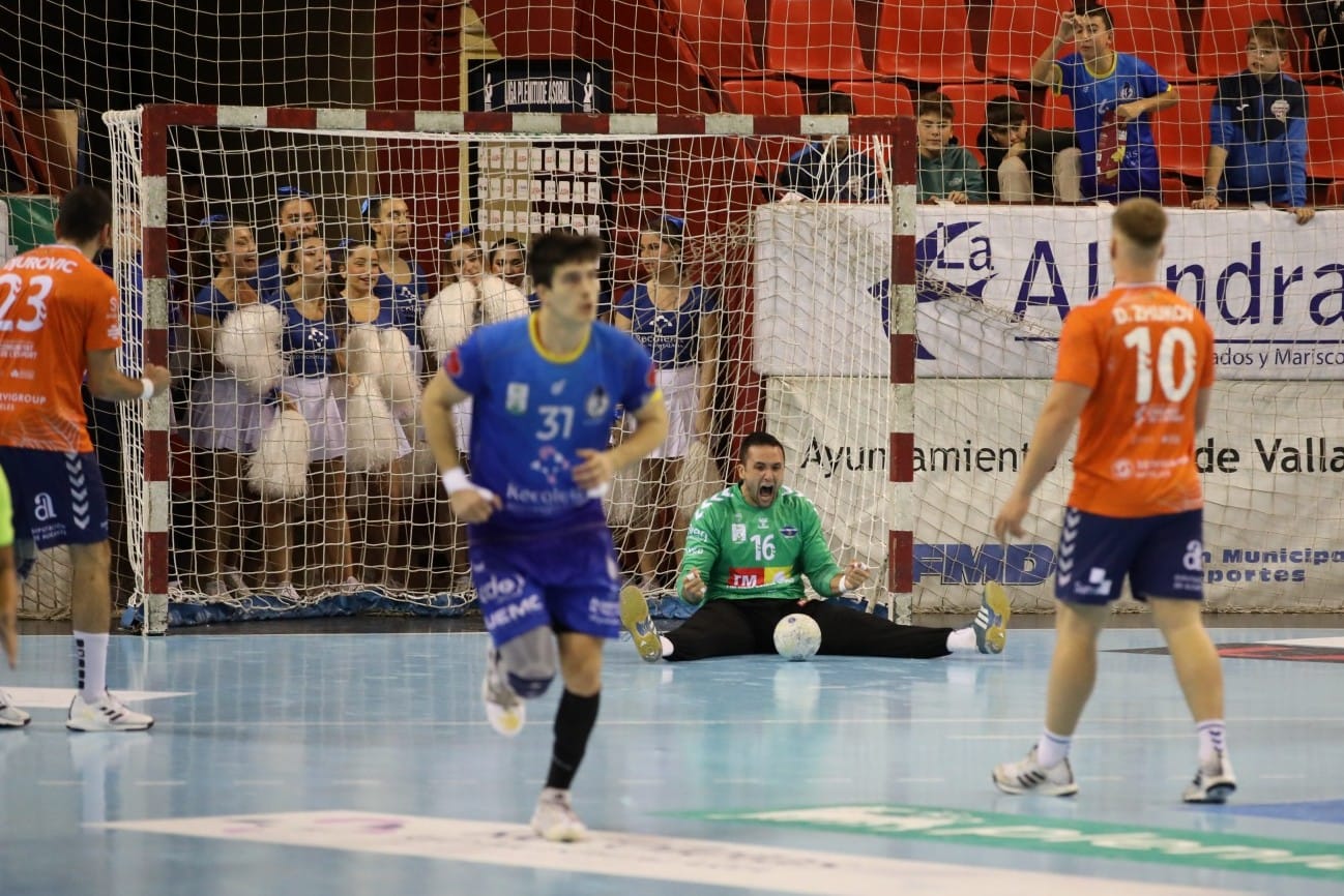 El TM Benidorm cae ante el Valladolid por la mínima (31-30) El TM Benidorm cae ante el Valladolid por la mínima (31-30)