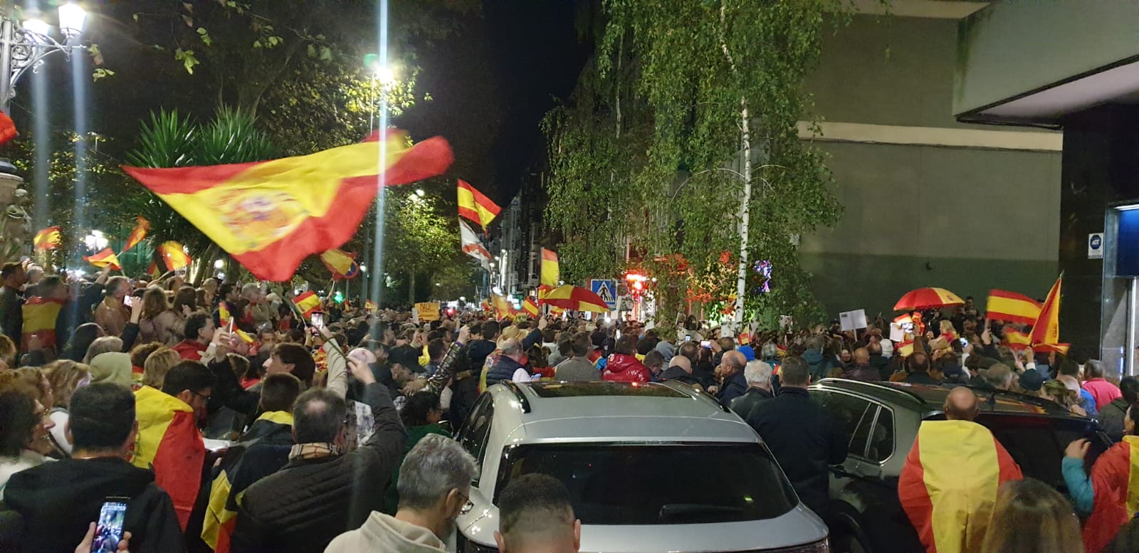 Unas 4.000 personas se manifiestan en Santander contra la amnistía Unas 4.000 personas se manifiestan en Santander contra la amnistía