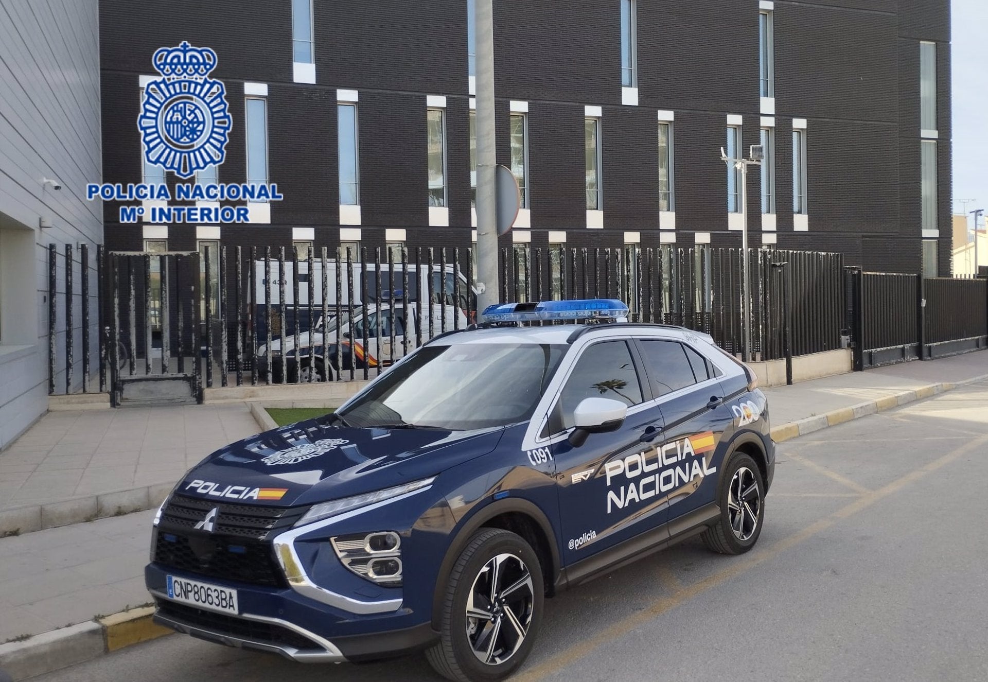 Detenida una mujer por atar a su perro a un árbol donde terminó muriendo Detenida una mujer por atar a su perro a un árbol donde terminó muriendo