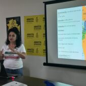 Nilufar Saberi en un momento de su conferencia en la sede de AI Coruña