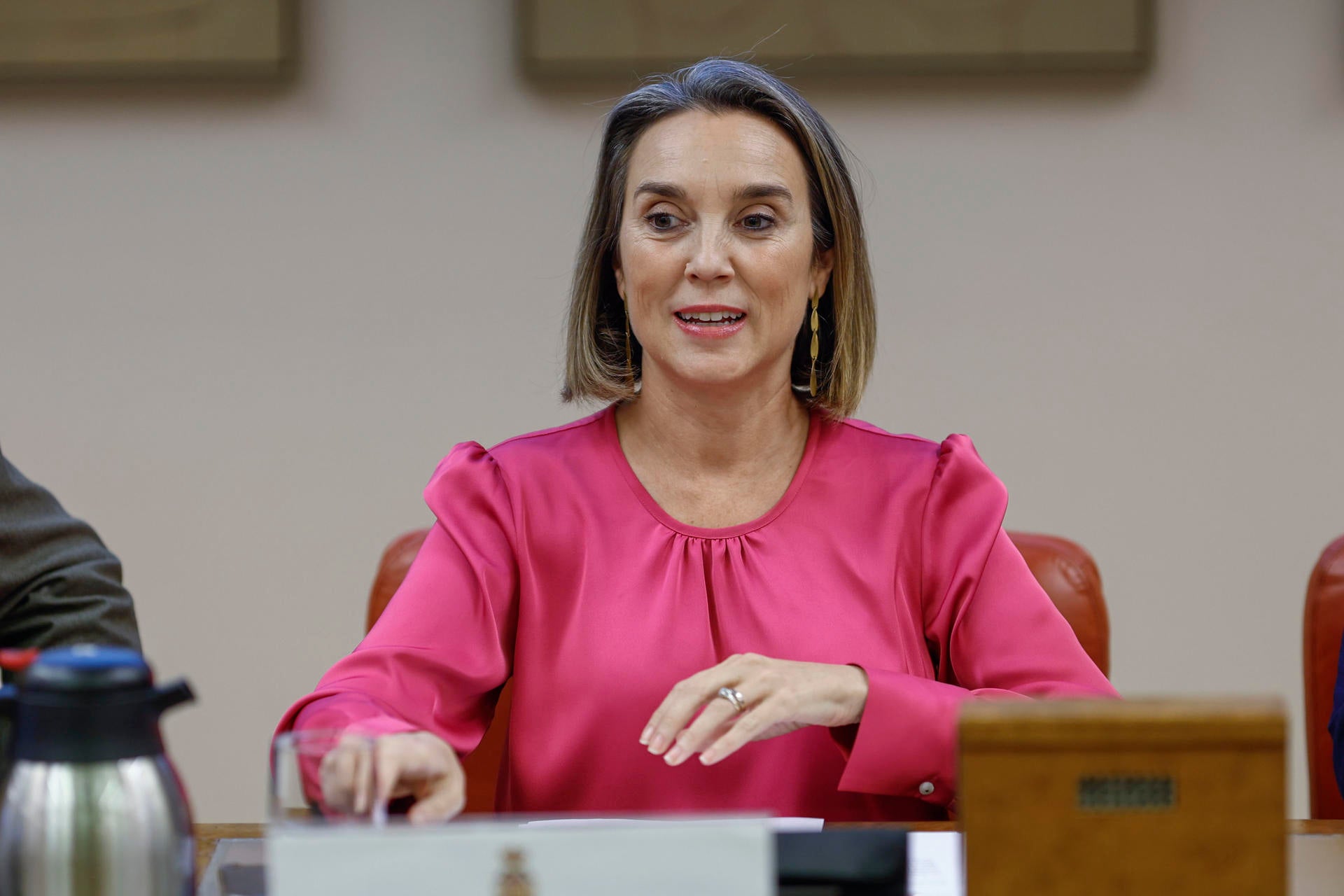 Gamarra pide a Page y otros miembros del PSOE "un paso al frente" por el descontento tras el acuerdo con Junts Gamarra pide a Page y otros miembros del PSOE "un paso al frente" por el descontento tras el acuerdo con Junts