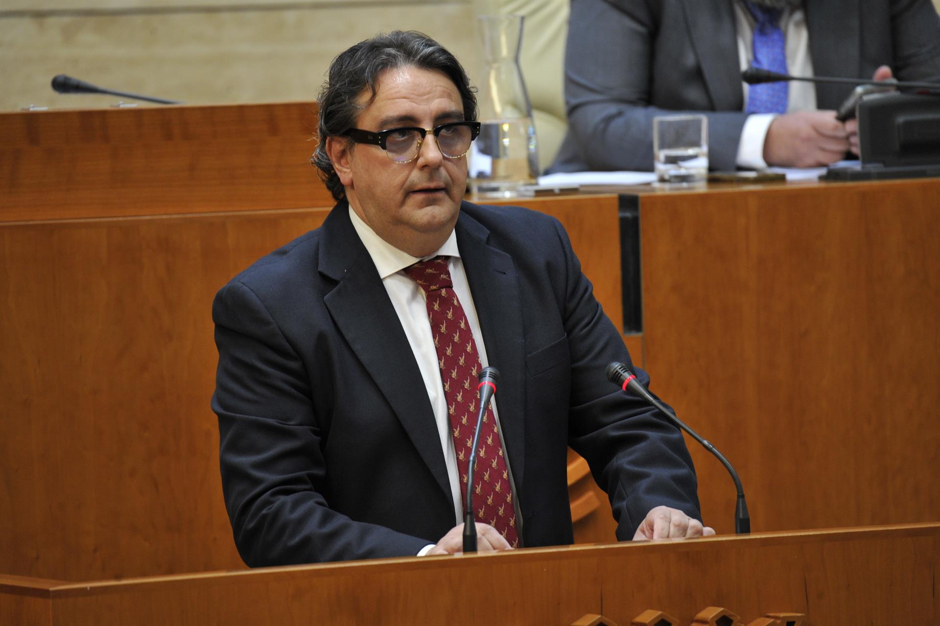 El PSOE elevará una queja al Consejo de Transparencia por hasta 42 posibles conflictos de intereses en cargos de la Junta El PSOE elevará una queja al Consejo de Transparencia por hasta 42 posibles conflictos de intereses en cargos de la Junta