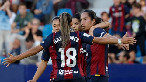 El Levante se lleva el derbi Teika y la capitana del Valencia estalla