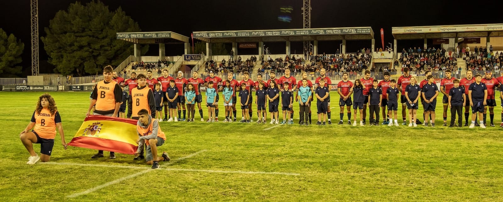 Más de 1.000 aficionados llenan el campo de rugby El Pantà de Villajoyosa Más de 1.000 aficionados llenan el campo de rugby El Pantà de Villajoyosa