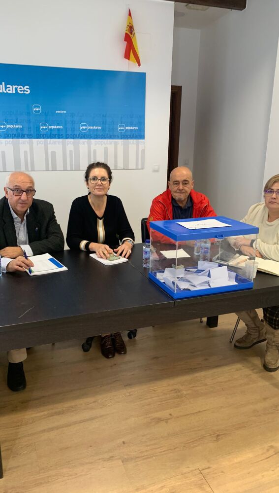 Mesa votación PP-Navia en la que Queipo obtuvo 62 apoyos. 