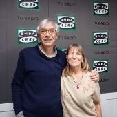 Antonio Jiménez con Ángeles Polo en los estudios de Onda Cero Teruel