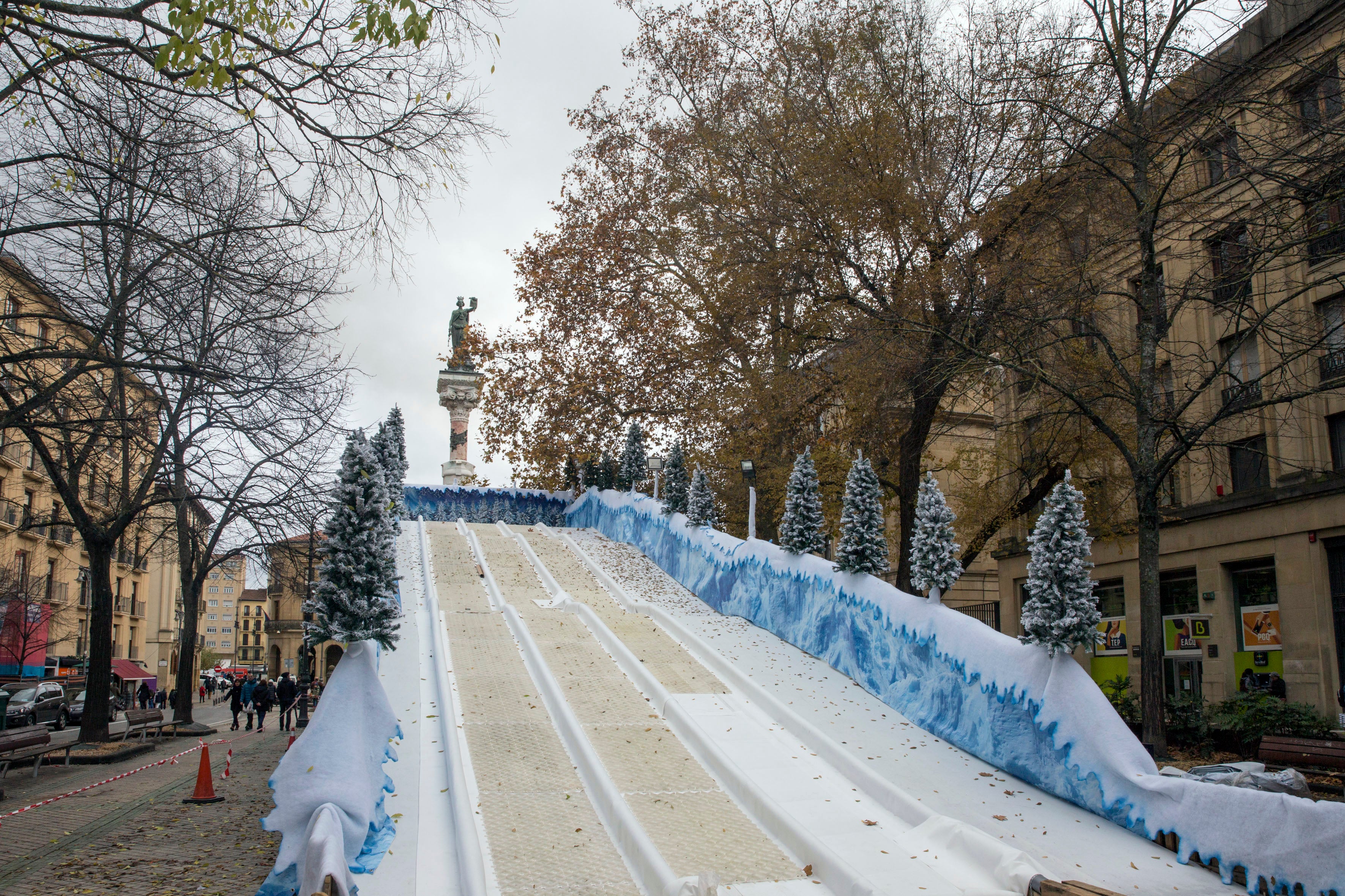 La pista de hielo de Navidades de Pamplona estará en la Plaza del Castillo La pista de hielo de Navidades de Pamplona estará en la Plaza del Castillo