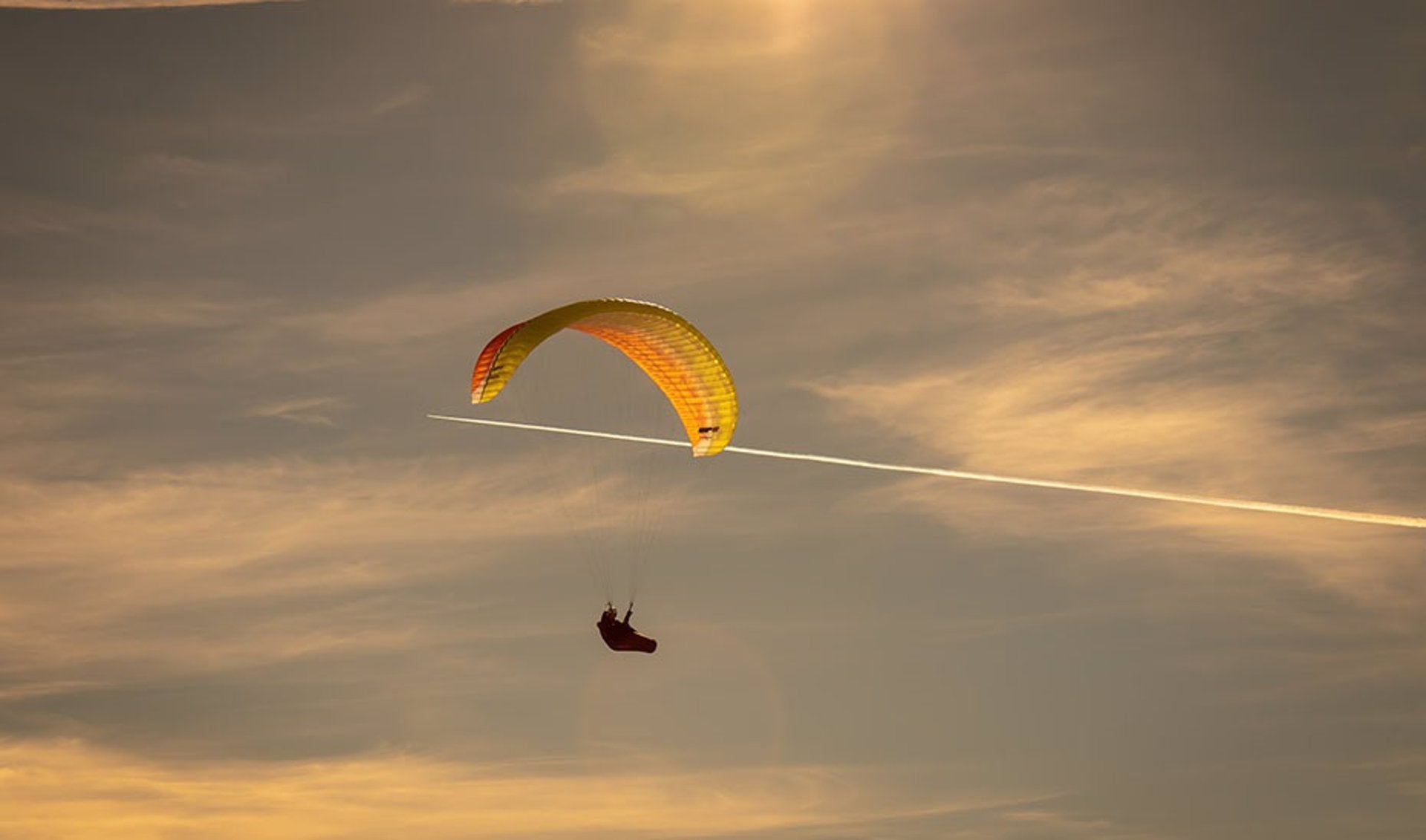 Heridos dos parapentistas, uno grave evacuado en helicóptero, en un accidente de vuelo en Teba Heridos dos parapentistas, uno grave evacuado en helicóptero, en un accidente de vuelo en Teba