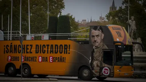 Un autobús de Hazte Oír con la cara de Sánchez Un autobús de Hazte Oír con la cara de Sánchez/ Juan Barbosa / Europa Press