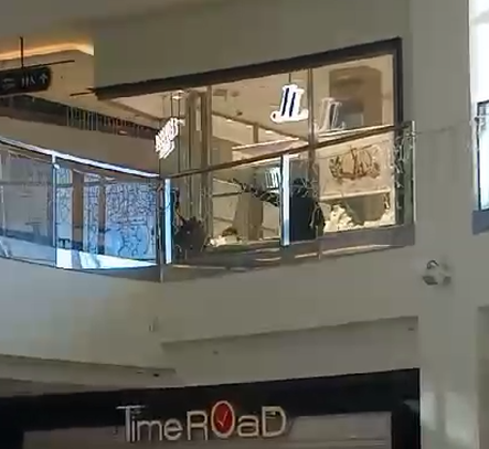 Atraco a punta de pistola en una joyería de Castellón Atraco a punta de pistola en una joyería de Castellón