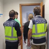 Momento de la detención por parte de la Policía Momento de la detención por parte de la Policía