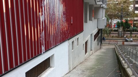 El PSOE de Cantabria denuncia un &quot;ataque&quot; a su sede con pintura