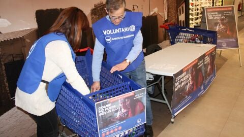 Voluntarios en una Gran Recogida organizada por el Banco de Alimentos