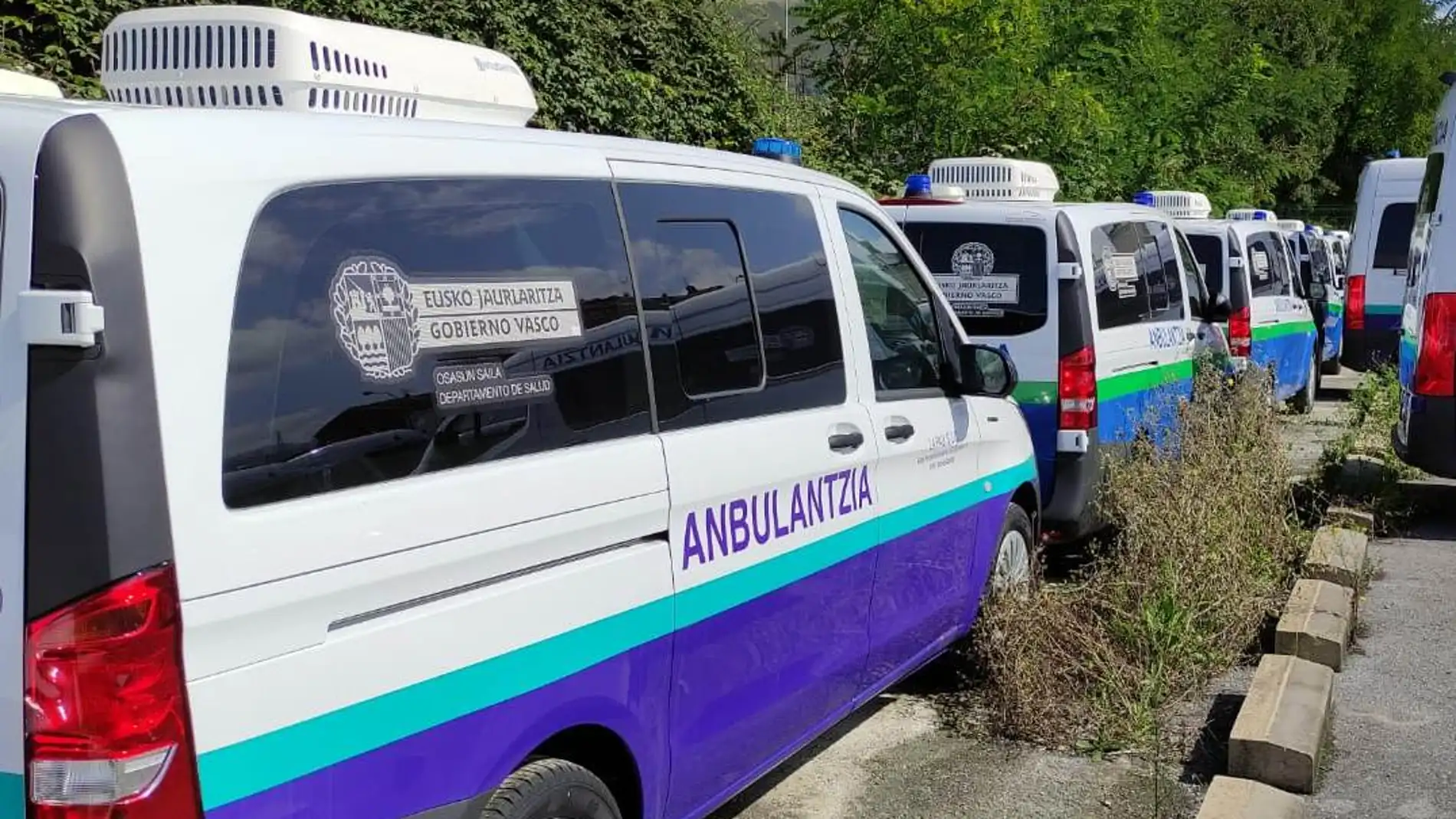 45 ambulancias atacadas en la base de Zorroza
