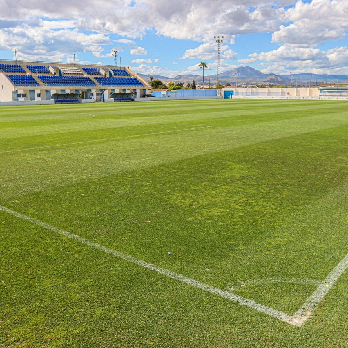 El Intercity prepara cerca de 100 entradas para el Real Murcia | Onda Cero  Radio