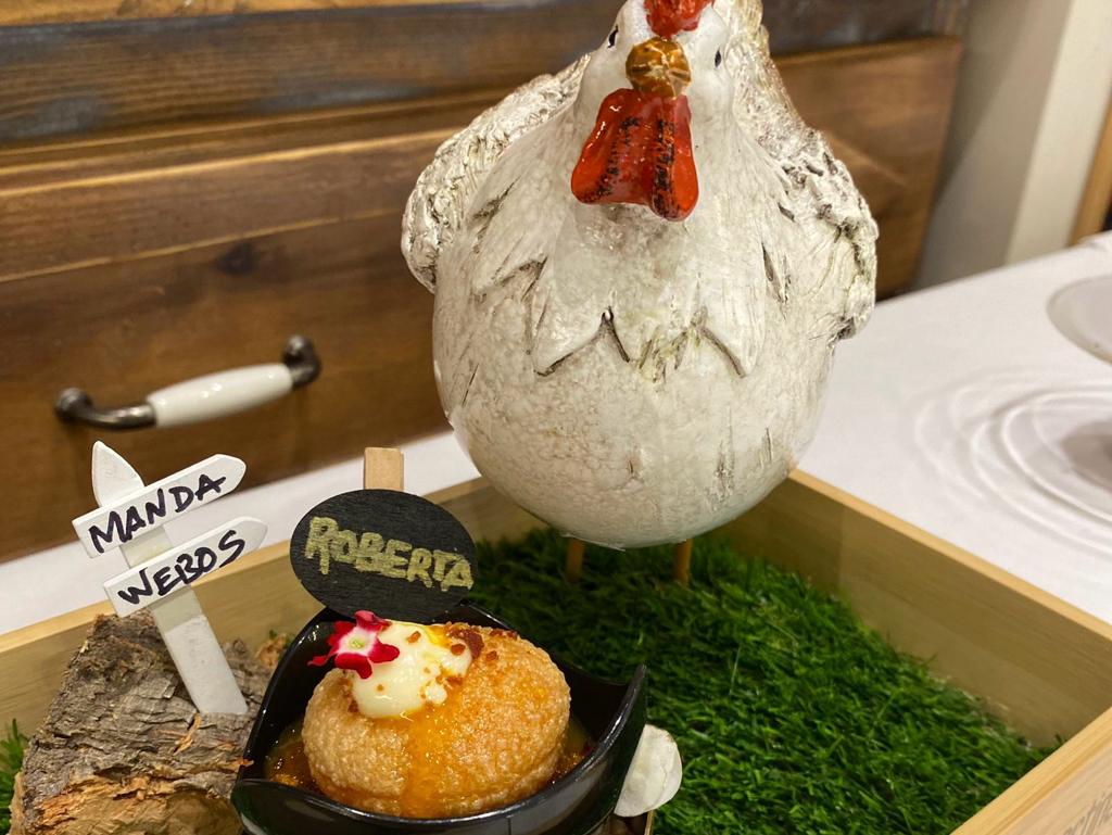 La gallina Roberta gana con "Manda Webos" el Concurso de la Tapa de Albacete La gallina Roberta gana con "Manda Webos" el Concurso de la Tapa de Albacete