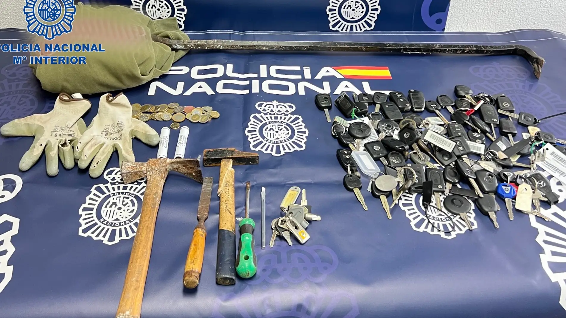 Imagen de los objetos recuperados por la Policía Nacional. 