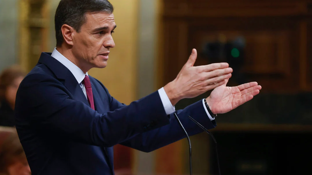 El candidato del PSOE, Pedro Sánchez, durante el debate de su investidura El candidato del PSOE, Pedro Sánchez, durante el debate de su investidura/ EFE
